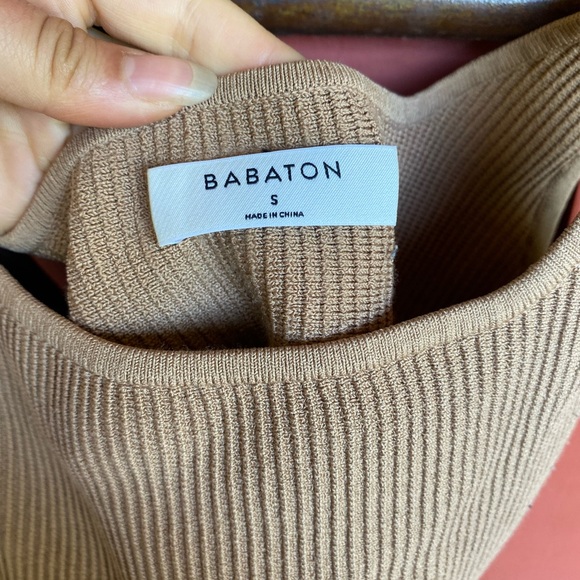 Babaton sculpt knit crop top - Picture 3 of 3